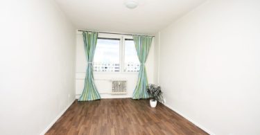 obývací pokoj s plovoucí podlahou