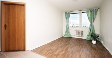 obývací pokoj s plovoucí podlahou