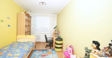 ložnice, dětský pokoj s postýlkou