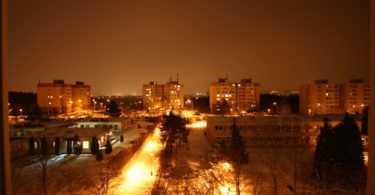 noční výhled z bytu